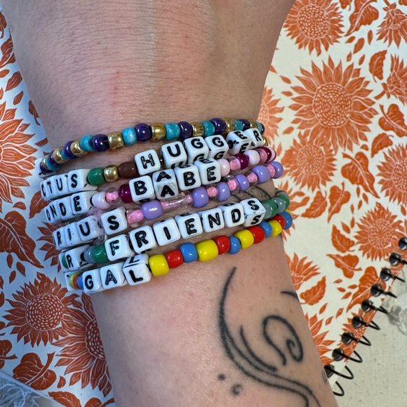 Fun bracelets - Picture 2 of 4